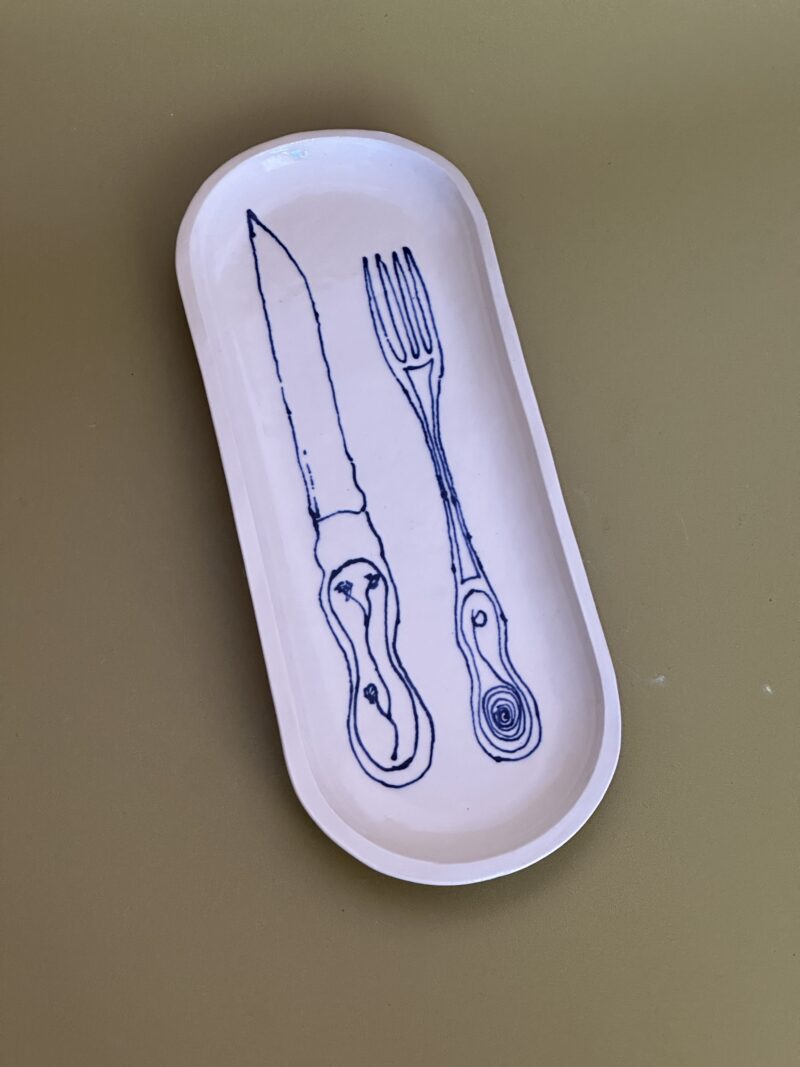 Utensils dish