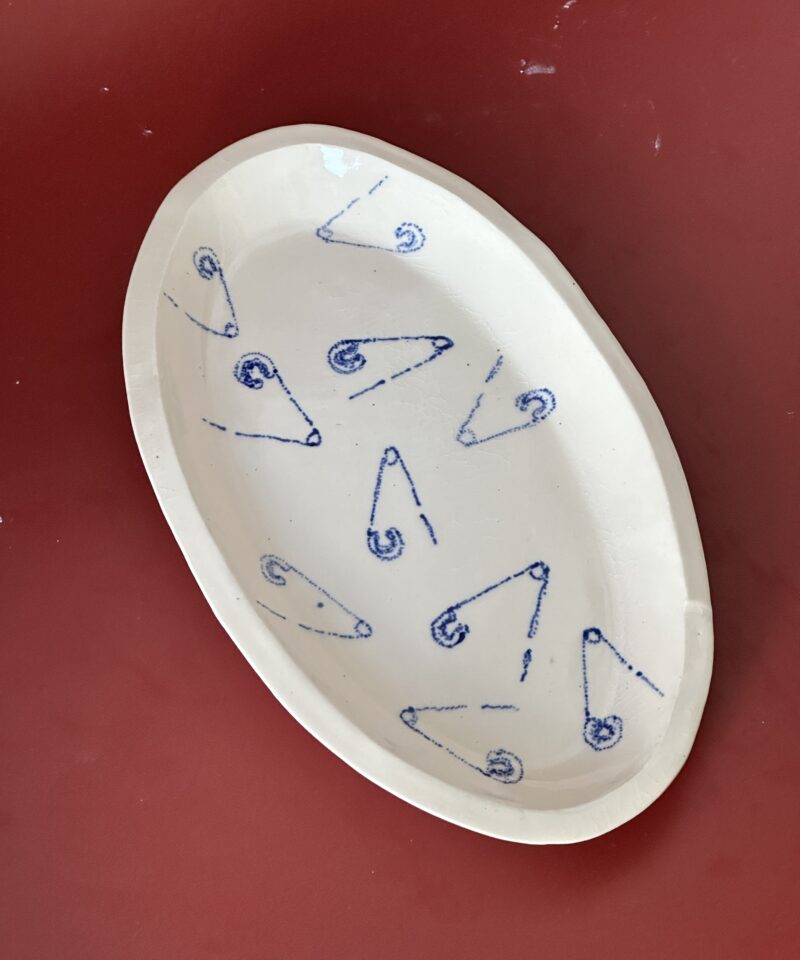 Safety pin dish